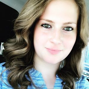 Meet your Posher, Lauren